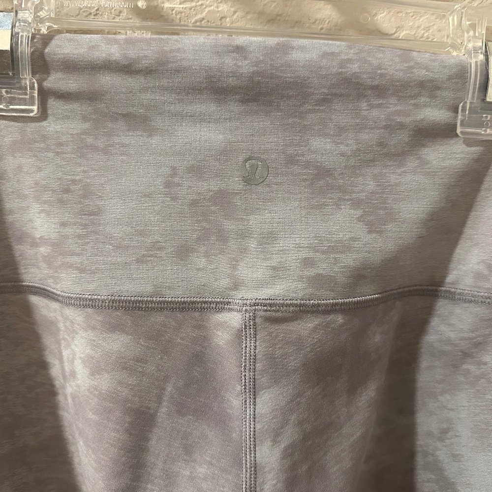 Lululemon gray leggings - Picture 8 of 8